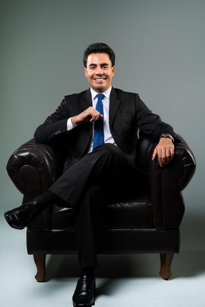 Imagem profissional Calebe Santos Consultor, e mentor de Comunicação Oratória Petrolina